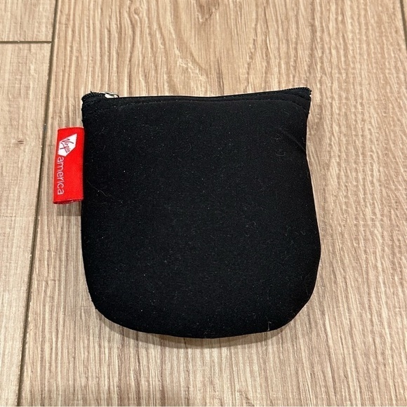 Virgin America Eye Mask and Carrying Case - Picture 5 of 6